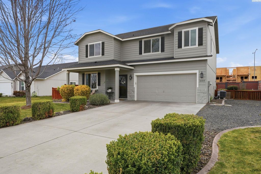 Photo of 1664 Crab Apple Circle, West Richland, WA 99353 (MLS # 291753)