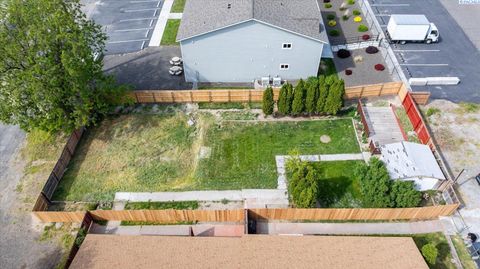 Photo of Undetermined 8th Street, Benton City, WA 99353 (MLS # 292666)
