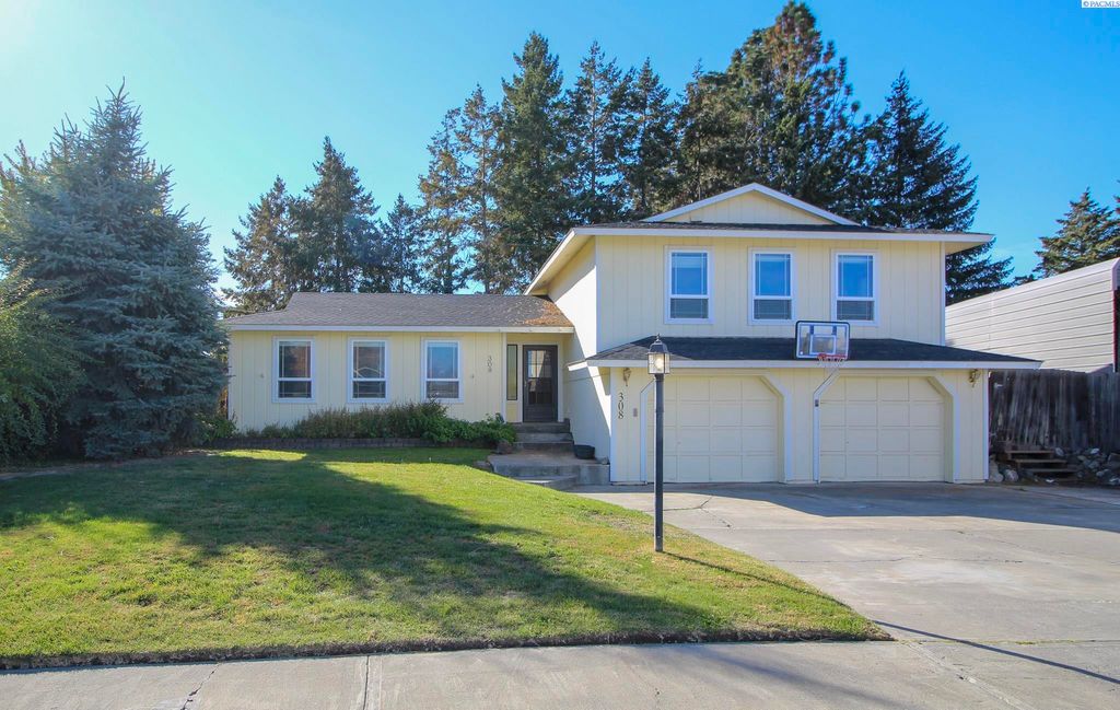 Photo of 308 S Roosevelt Place, Kennewick, WA 99336 (MLS # 288354)