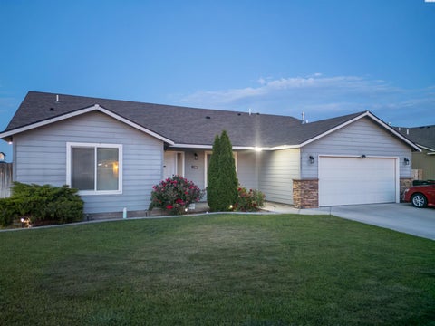Photo of 6307 Panther Ln, Pasco, WA 99301 (MLS # 294550)