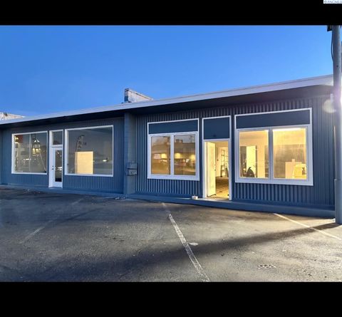 Photo of 3503 W Clearwater Ave, Kennewick, WA 99336 (MLS # 291100)