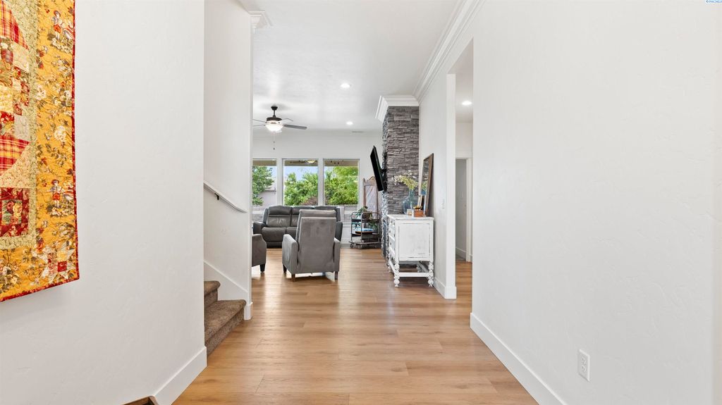 Photo of 1624 Palermo Ave, Richland, WA 99352 (MLS # 290647)