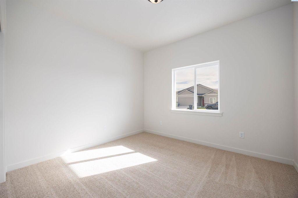 Photo of 208 Scott Rd, Prosser, WA 99350 (MLS # 291406)