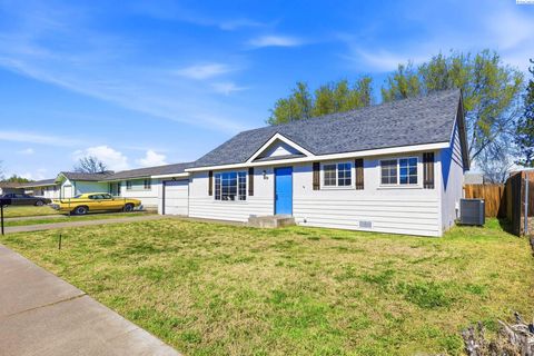 Photo of 424 W 11th Ave, Kennewick, WA 99337 (MLS # 291648)