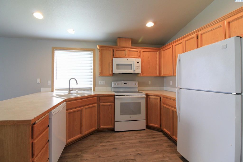 Photo of 4209 Finnhorse Lane, Pasco, WA 99301 (MLS # 290764)