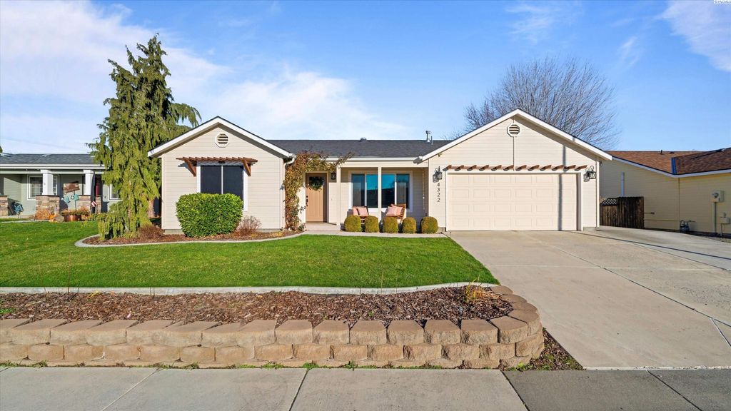 Photo of 4322 W 8th Ave, Kennewick, WA 99336 (MLS # 289725)