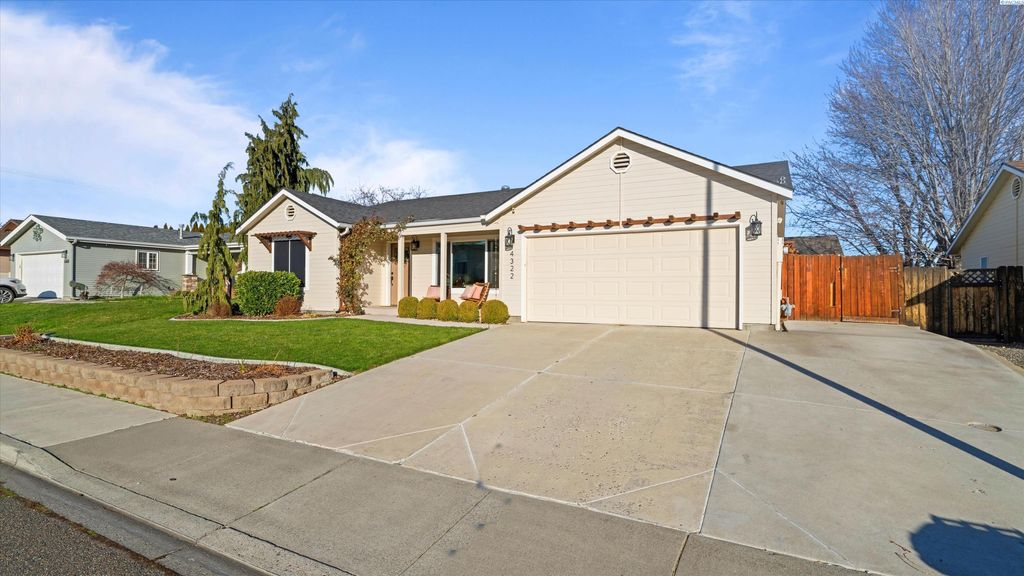 Photo of 4322 W 8th Ave, Kennewick, WA 99336 (MLS # 289725)