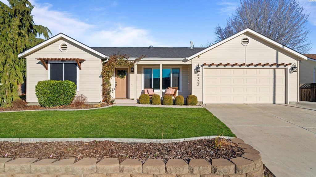 Photo of 4322 W 8th Ave, Kennewick, WA 99336 (MLS # 289725)