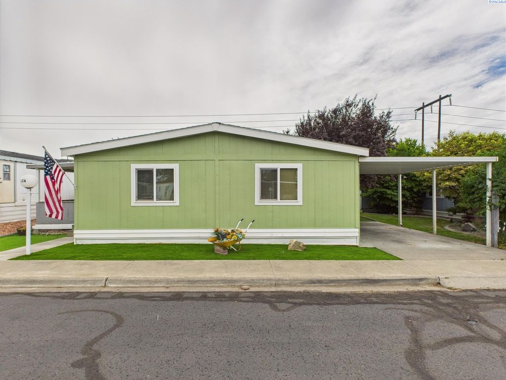 Photo of 7901 W Clearwater #124 Ave, Kennewick, WA 99336 (MLS # 286496)