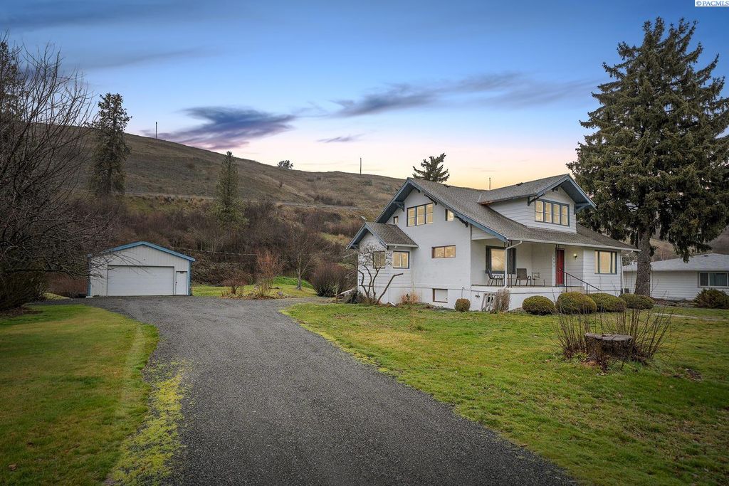 Photo of 1801 N Oak St, Colfax, WA 99111 (MLS # 290927)