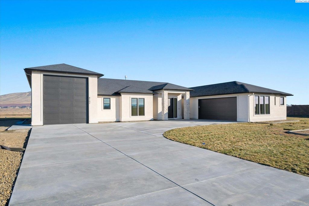 Photo of 8102 Harvest Ridge Lp, Kennewick, WA 99338 (MLS # 290159)