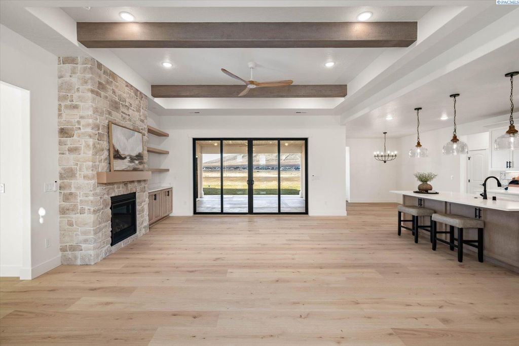 Photo of 8102 Harvest Ridge Lp, Kennewick, WA 99338 (MLS # 290159)