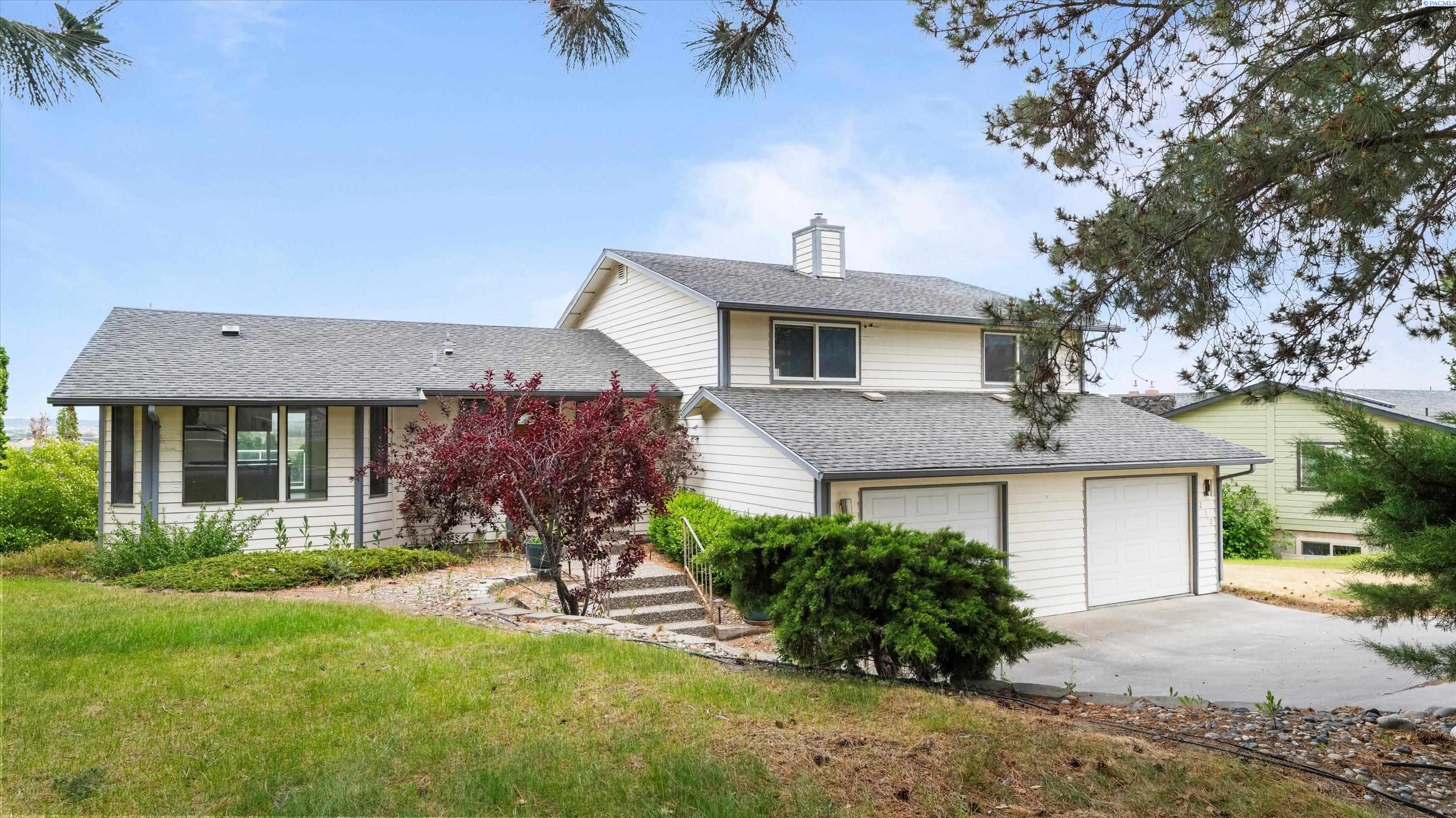 Photo 1 of 40 — 212 Edgewood Dr., Richland, WA 99352
