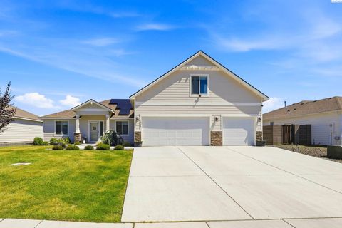 Photo of 1704 Kendall Rd, Benton City, WA 99320 (MLS # 294009)