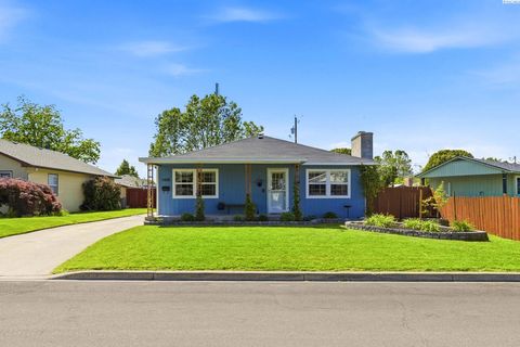 Photo of 1605 Mcpherson Avenue, Richland, WA 99354 (MLS # 293090)