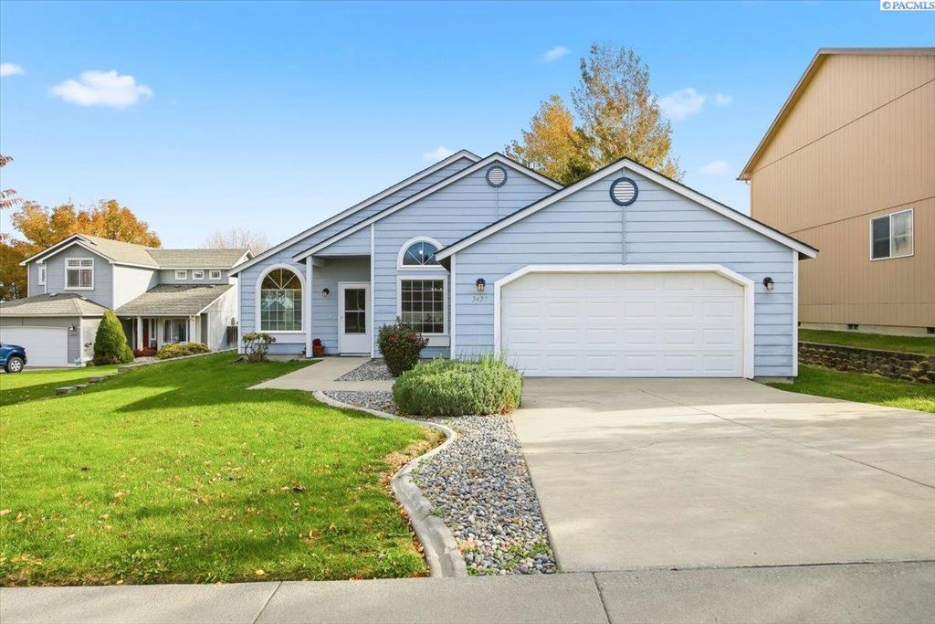 Photo of 3435 S Dennis St, Kennewick, WA 99337 (MLS # 288608)