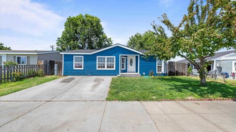 Photo of 910 S 4th Ave, Pasco, WA 99301 (MLS # 294314)
