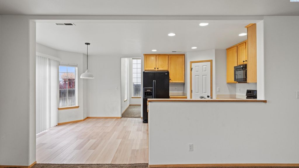 Photo of 3467 S Dennis Street, Kennewick, WA 99337 (MLS # 289247)