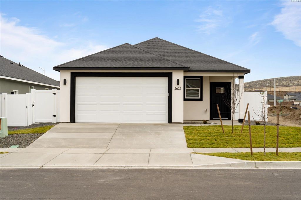 Photo of 3654 Nuthatch St, Richland, WA 99352 (MLS # 290385)