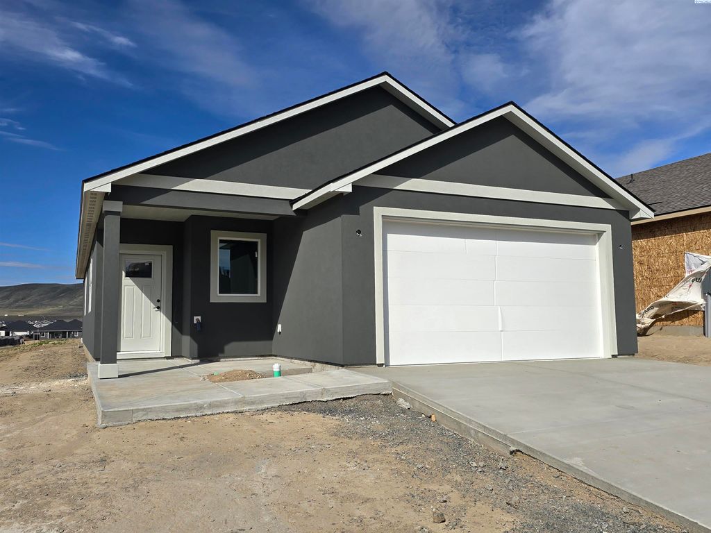 Photo of 3654 Nuthatch St, Richland, WA 99352 (MLS # 290385)