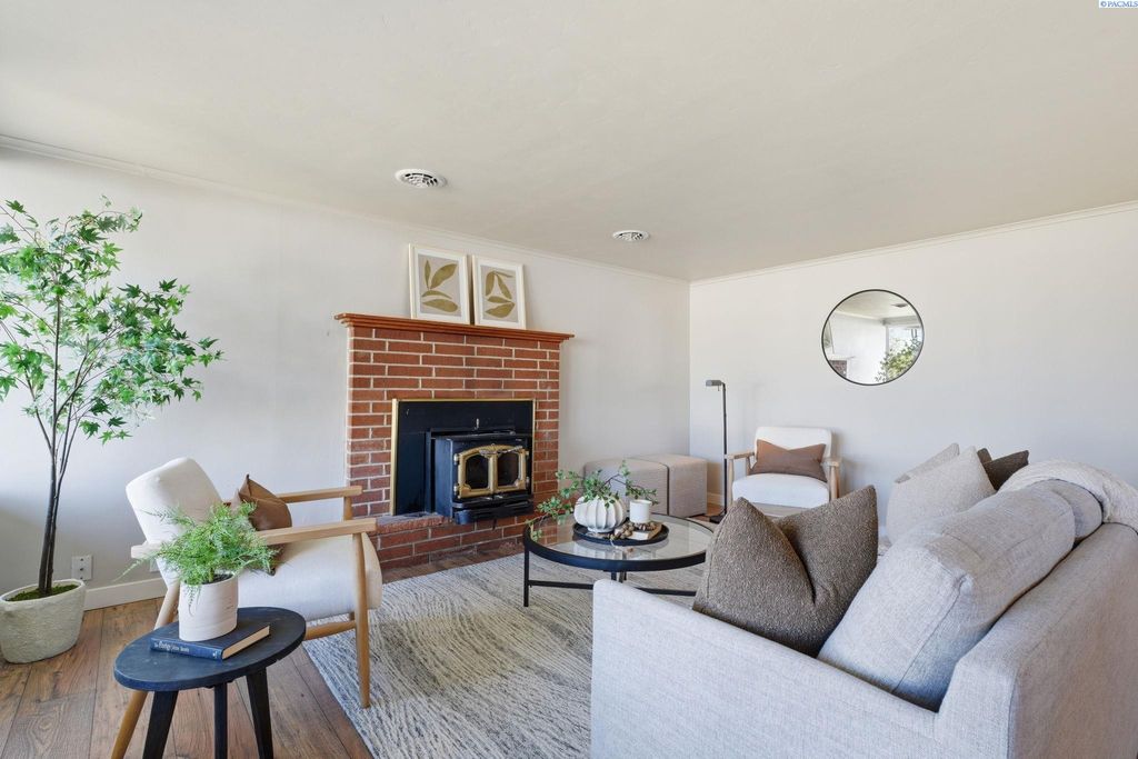 Photo of 1103 Potter Ave, Richland, WA 99354 (MLS # 291612)