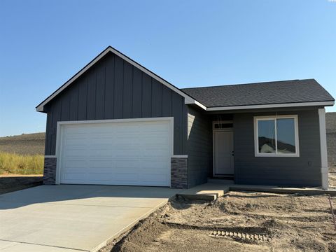 Photo of 3677 Nuthatch St, Richland, WA 99352 (MLS # 287780)
