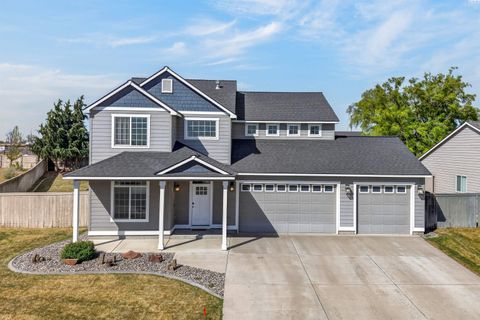 Photo of 9911 Norfolk Drive, Pasco, WA 99301 (MLS # 292122)