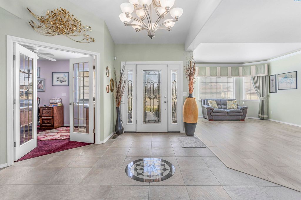 Photo of 3906 S Morain Loop, Kennewick, WA 99337 (MLS # 290915)