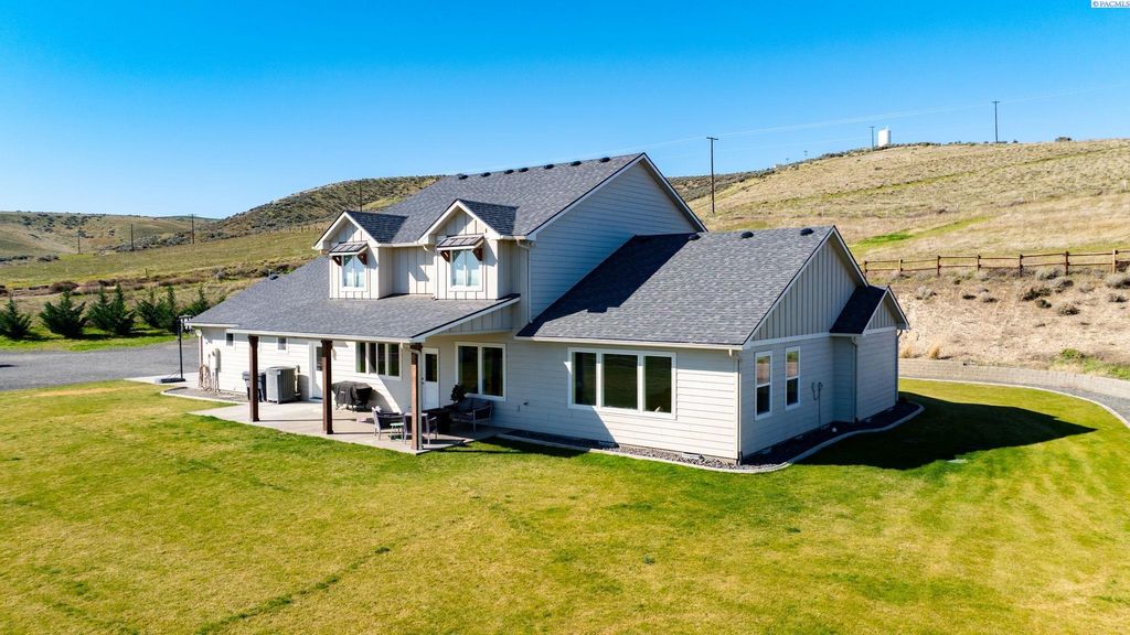 Photo of 59426 E. 95th Prse Pr, Benton City, WA 99320 (MLS # 291581)