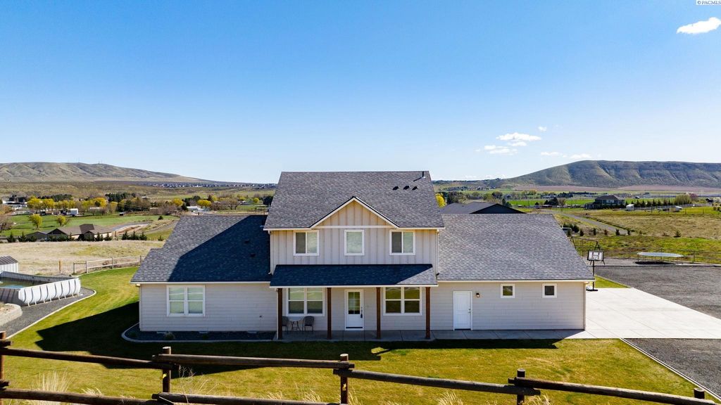 Photo of 59426 E. 95th Prse Pr, Benton City, WA 99320 (MLS # 291581)