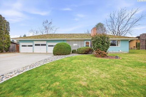 Photo of 4007 W 18th Ave, Kennewick, WA 99336 (MLS # 290326)