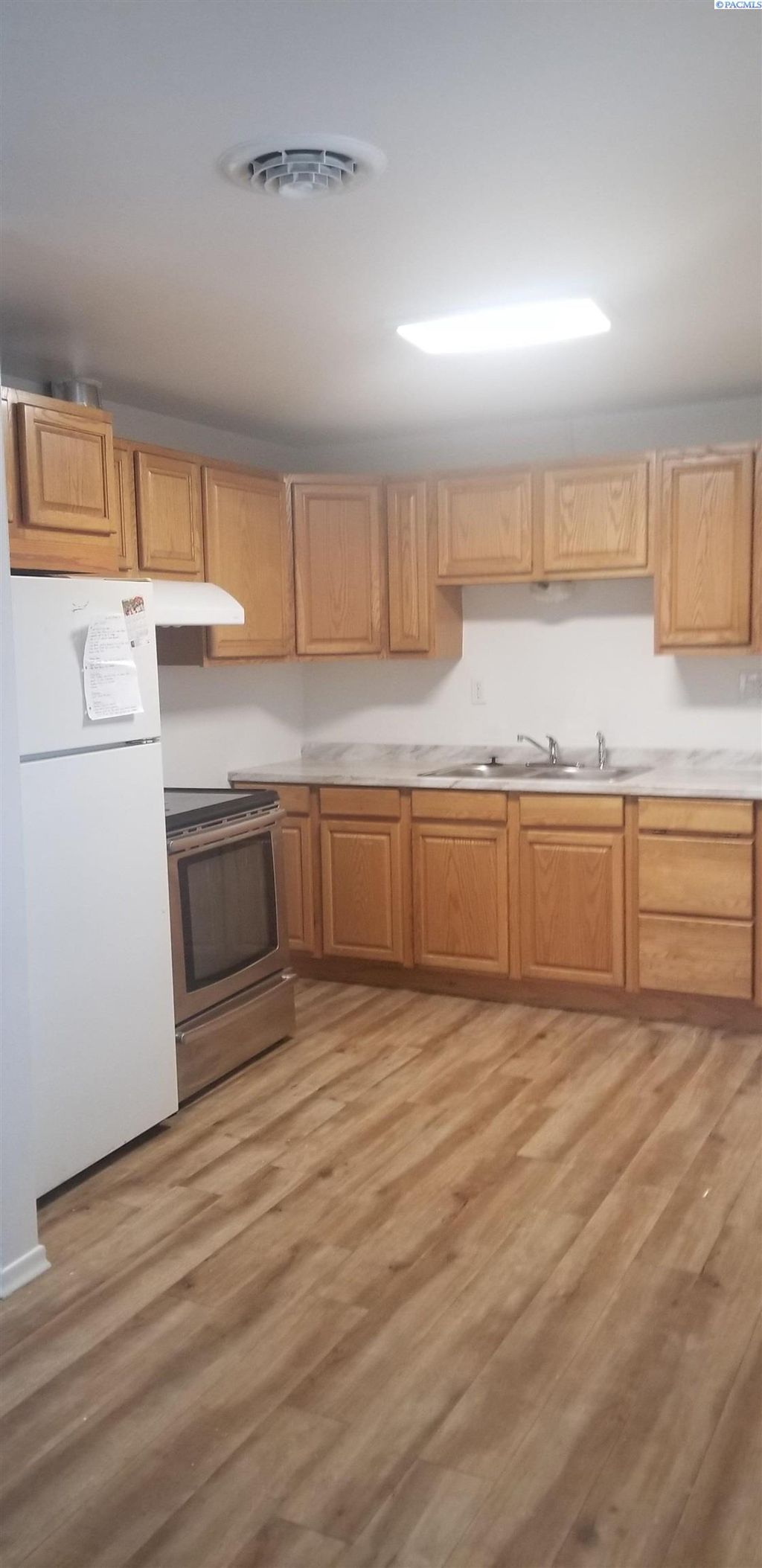 Photo of 15 E 15th Avenue, Kennewick, WA 99337 (MLS # 291166)