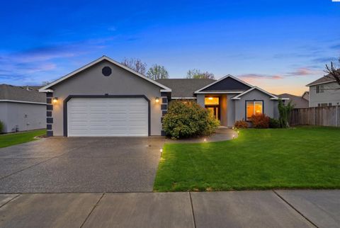 Photo of 408 Liberty Lane, Richland, WA 99352 (MLS # 291780)