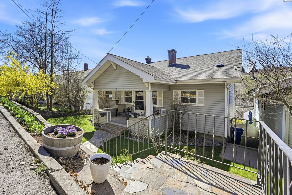 Photo of 410 S Mill St, Colfax, WA 99111 (MLS # 291970)