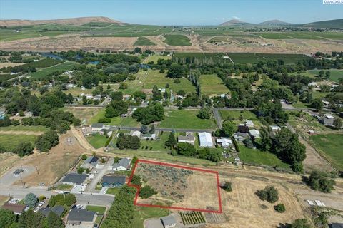Photo of Lot 3 Block 7 Legion Heights #2, Benton City, WA 99320 (MLS # 291571)
