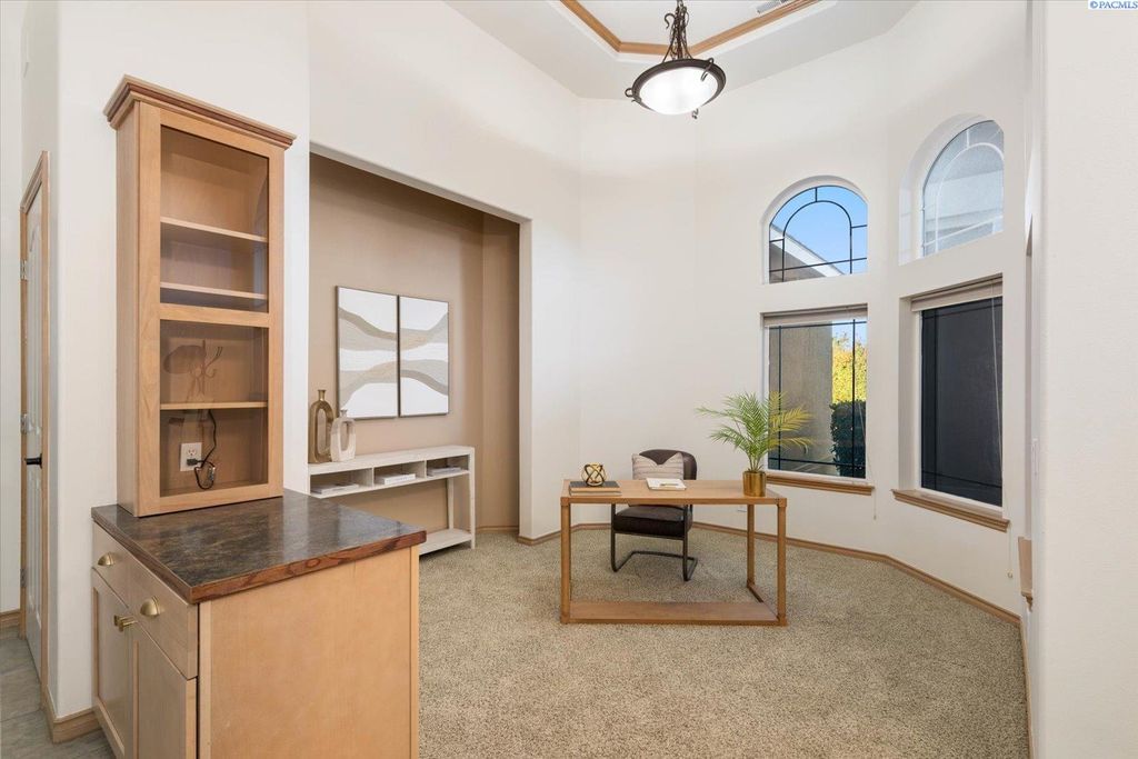 Photo of 3703 S Keller St, Kennewick, WA 99337 (MLS # 292736)
