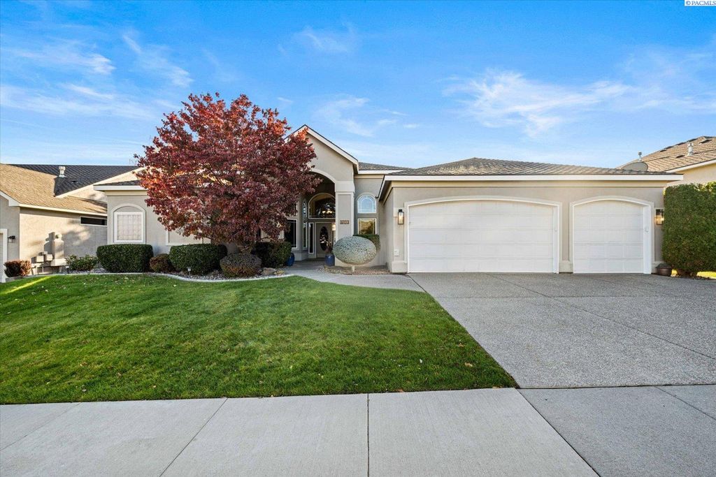 Photo of 3703 S Keller St, Kennewick, WA 99337 (MLS # 292736)