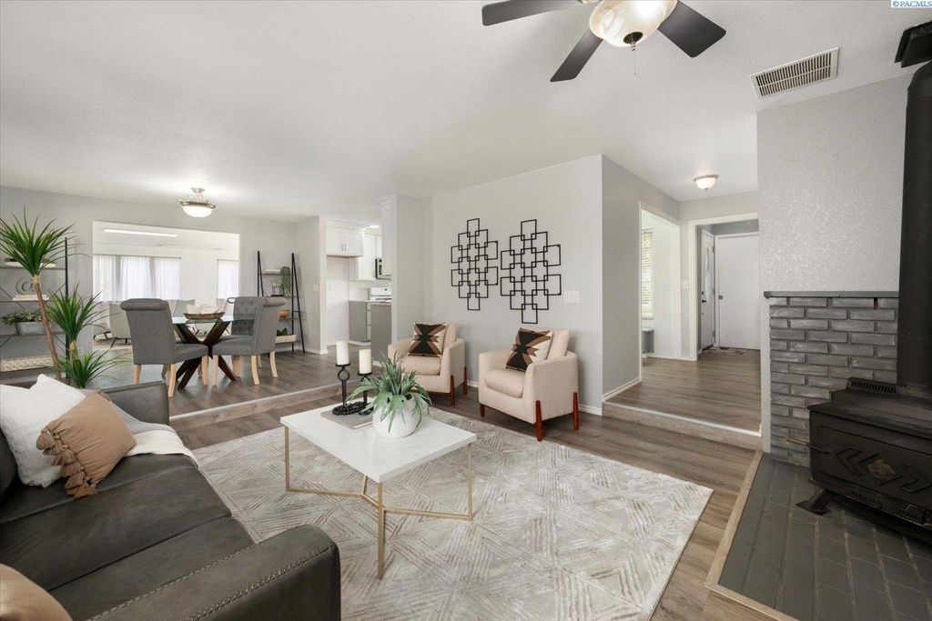 Photo of 90403 W Hess Road, Prosser, WA 99350 (MLS # 289635)