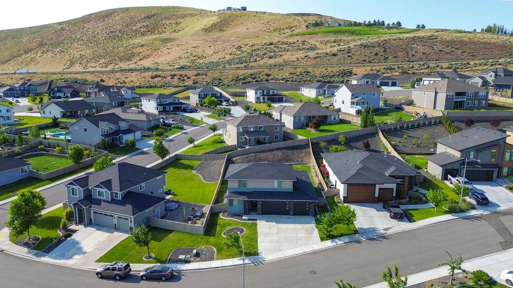 Photo of 4841 Tillamook Dr, Richland, WA 99352 (MLS # 291702)