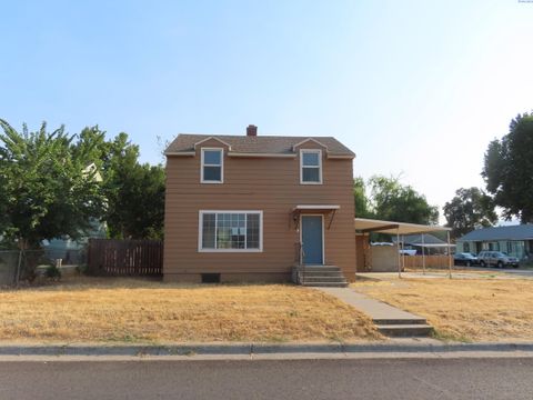 Photo of 709 Comstock St, Richland, WA 99352 (MLS # 287983)