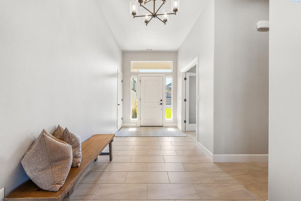 Photo of 6631 Collins Rd, West Richland, WA 99353 (MLS # 290981)