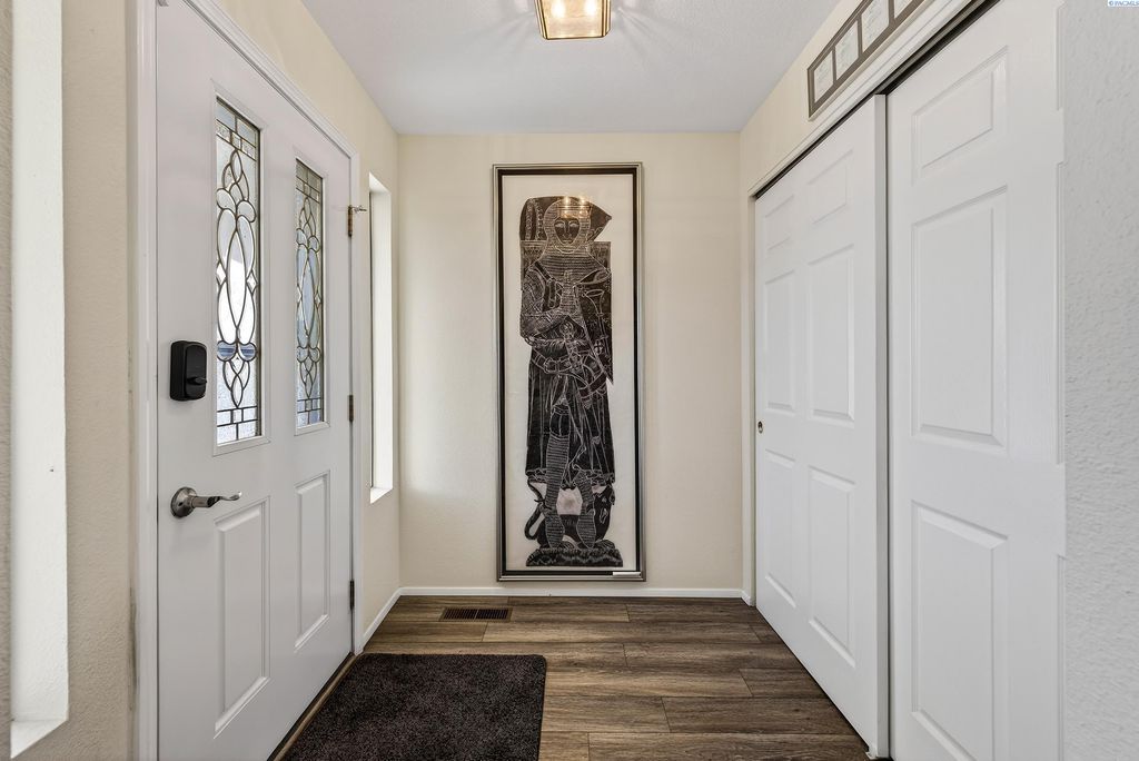 Photo of 1928 Meadows Dr North Dr, Richland, WA 99352 (MLS # 289591)