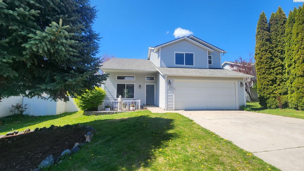 Photo of 1925 NW Arcadia Dr, Pullman, WA 99163 (MLS # 292532)