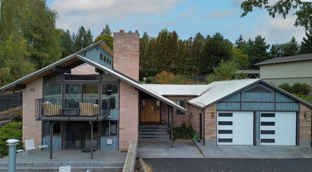 Photo of 2250 S Grand Ave, Pullman, WA 99163 (MLS # 288364)