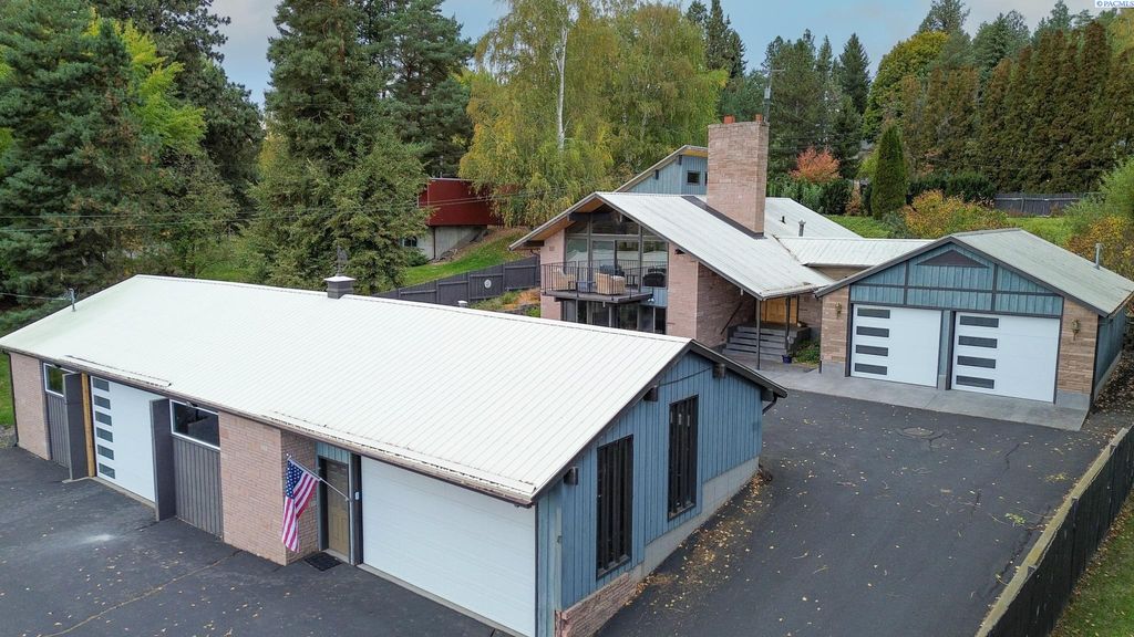 Photo of 2250 S Grand Ave, Pullman, WA 99163 (MLS # 288364)