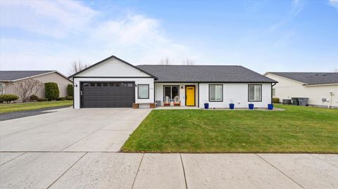 Photo of 612 Sedgwick Dr, Richland, WA 99352 (MLS # 290430)