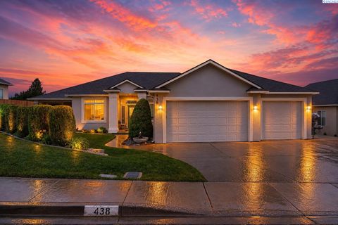 Photo of 438 Anthony Drive, Richland, WA 99352 (MLS # 293742)