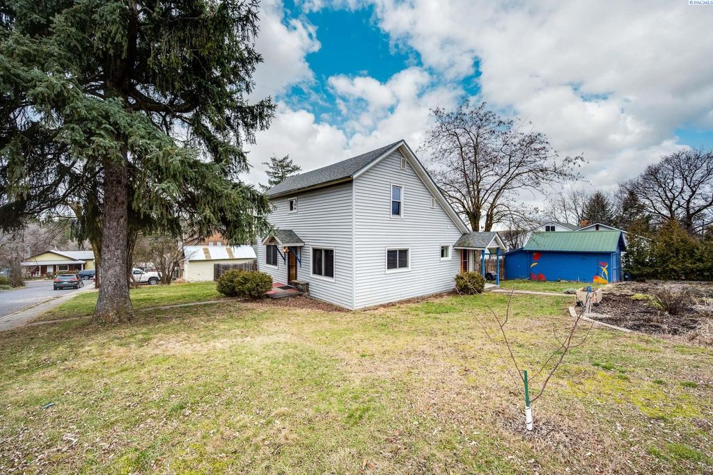 Photo of 325 N K Street, Palouse, WA 99161 (MLS # 290271)