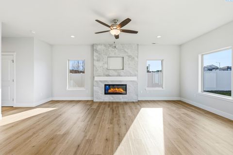 Photo of 7681 Grapevine Ct, West Richland, WA 99353 (MLS # 289082)