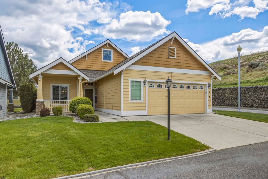 Photo of 7912 W 21st Ave, Kennewick, WA 99338 (MLS # 292222)